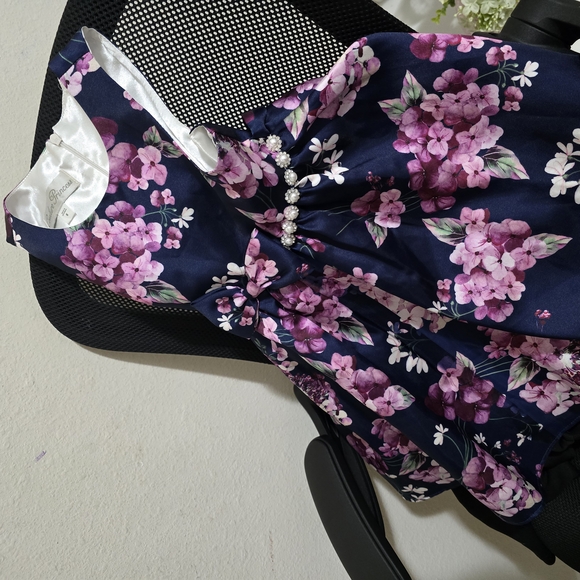 Couture Princess Floral Dress with Satin Lining - Picture 5 of 8